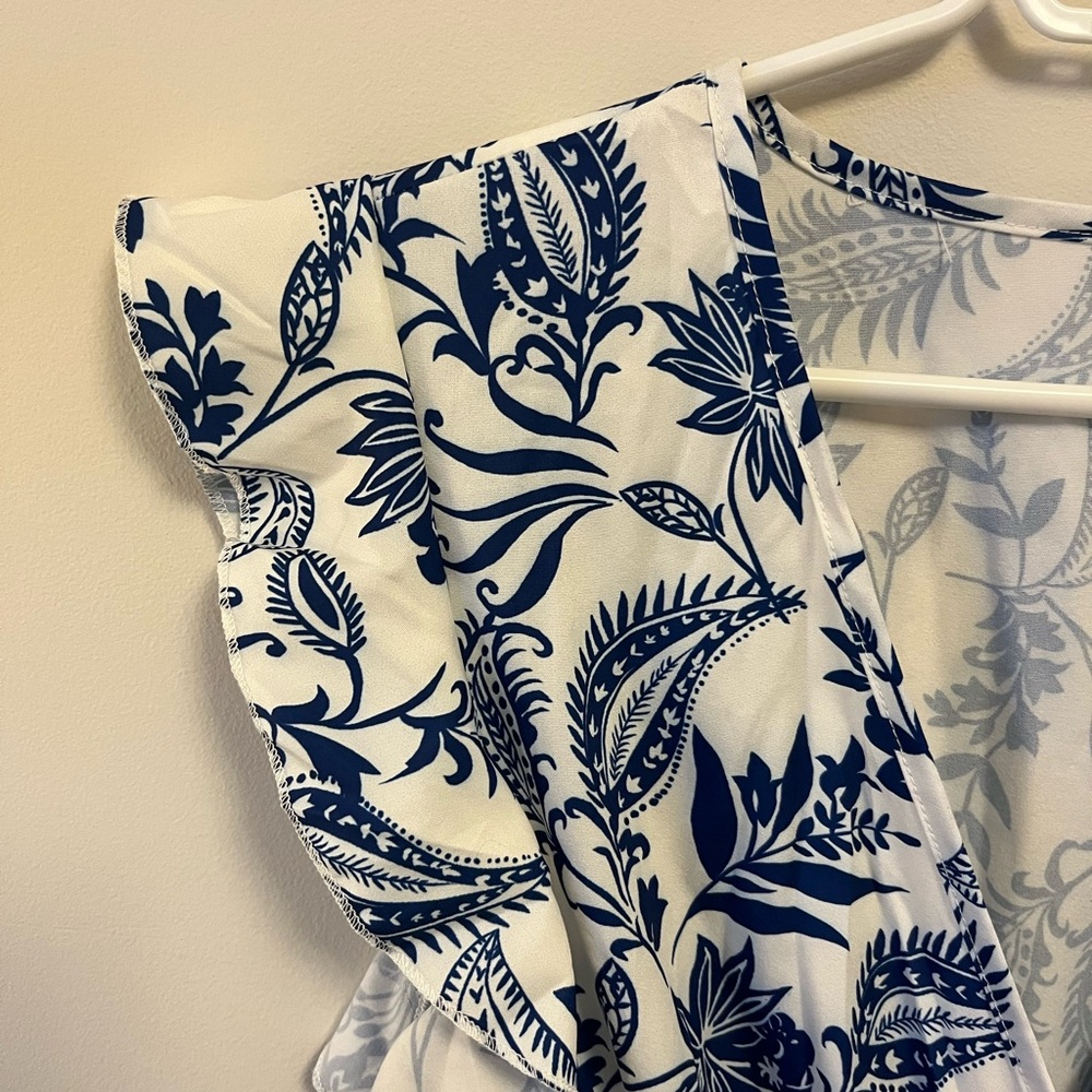 Elegant Blue and White Floral Maxi Dress - Picture 4 of 6